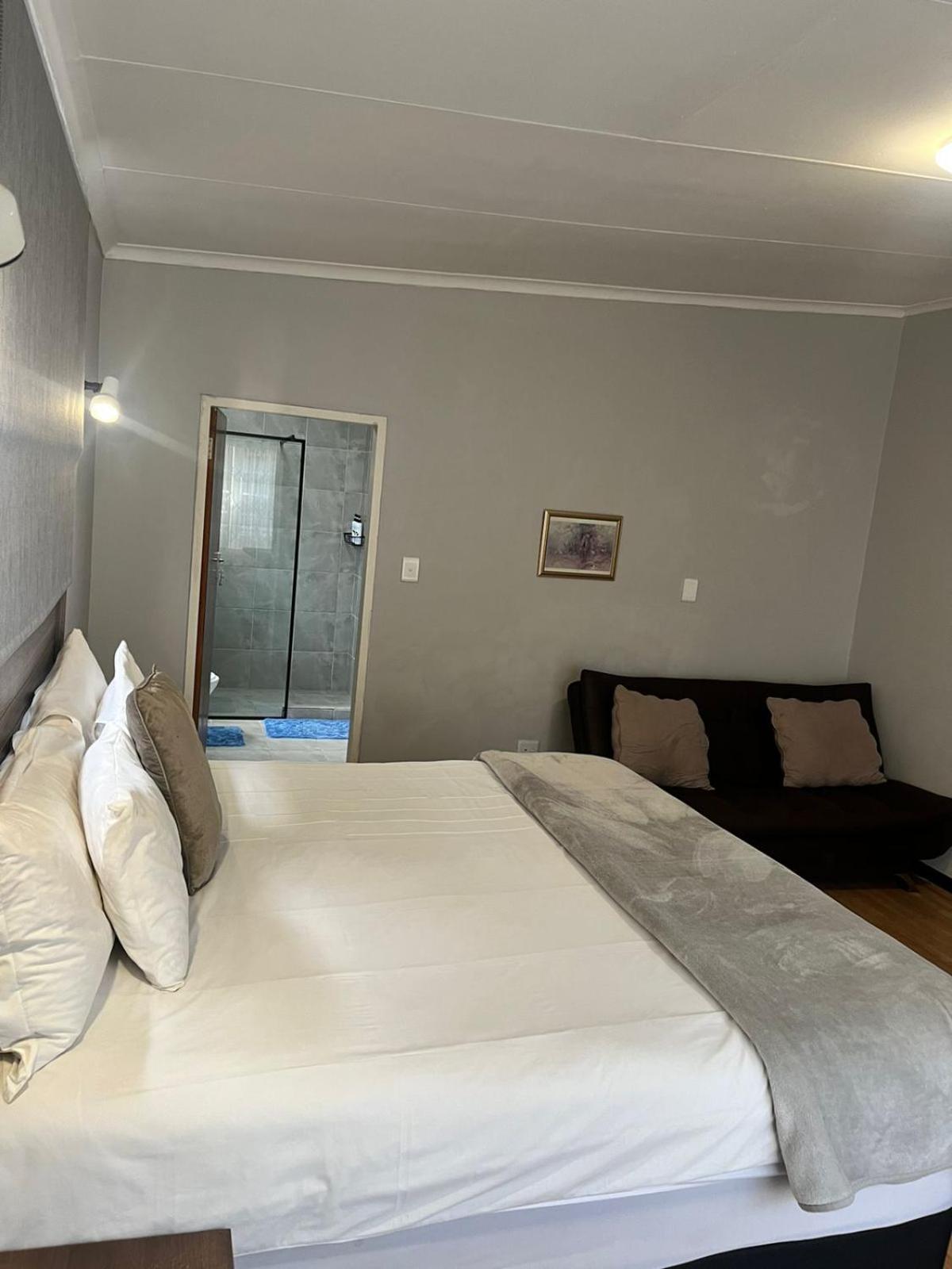 African Kingdom Guest House Boksburg Exterior foto